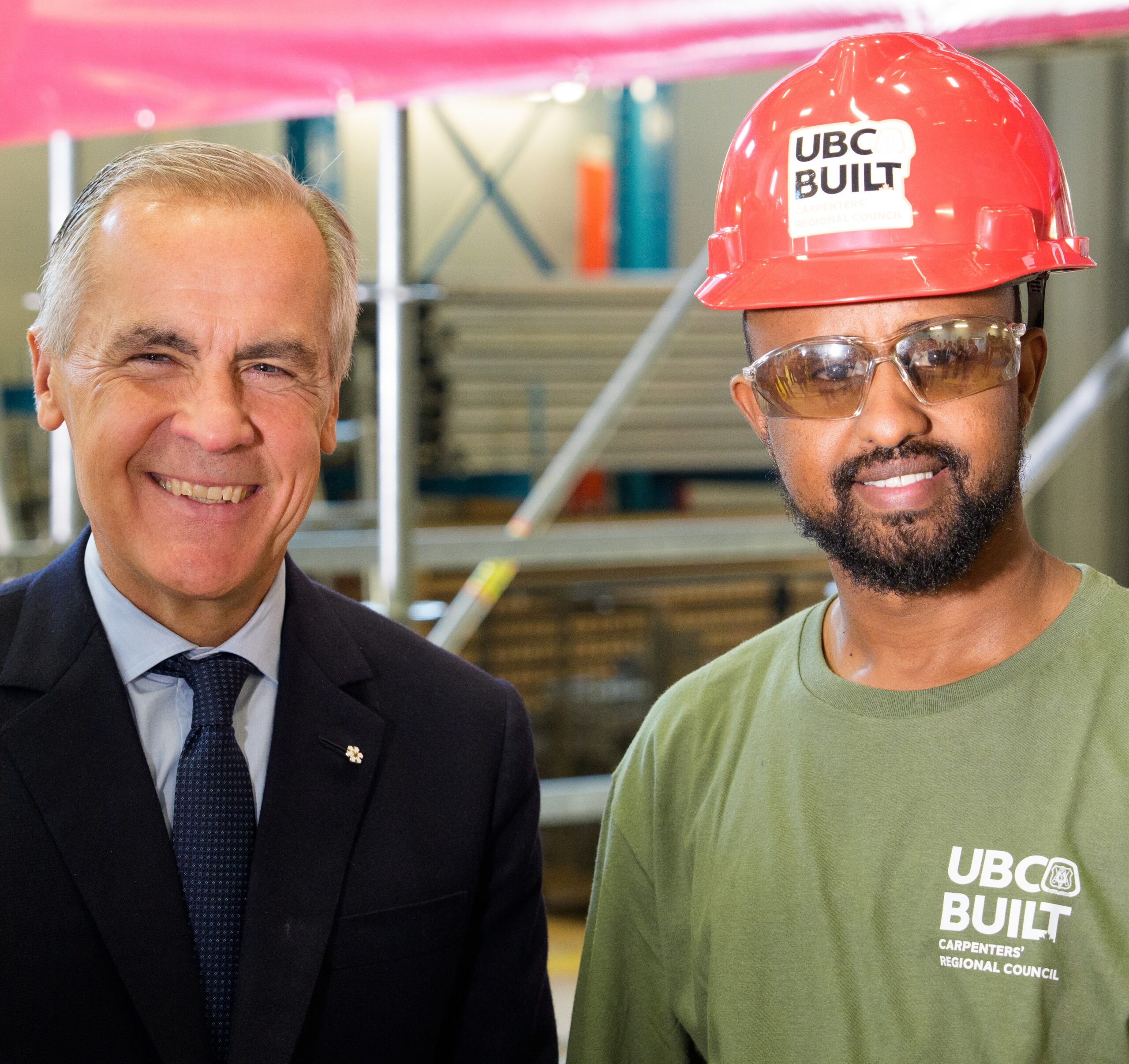 Bill c5 1 Prime Minister Mark Carney and CEO of Major Project office Dawn Farell during Major Projects Office annoucment and media availability in Edmonton, Alberta on September 11, 2025.
Le premier ministre Mark Carney et la première dirigeante du Bureau des grands projets, Dawn Farrell, participent à une annonce et un point de presse concernant le Bureau des grands projets à Edmonton, en Alberta, le 11 septembre 2025