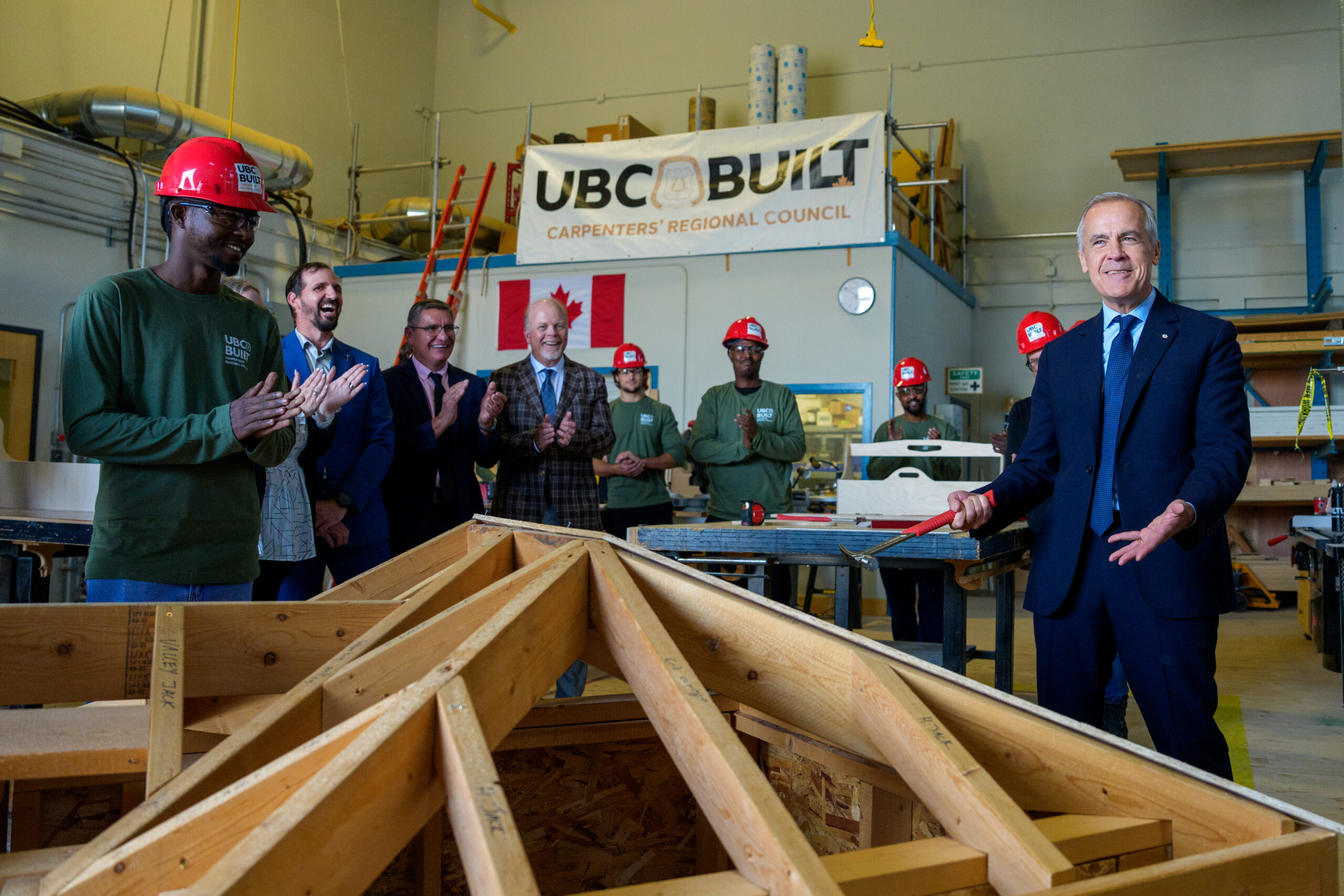 Major project Prime Minister Mark Carney and CEO of Major Project office Dawn Farell during Major Projects Office annoucment and media availability in Edmonton, Alberta on September 11, 2025.
Le premier ministre Mark Carney et la première dirigeante du Bureau des grands projets, Dawn Farrell, participent à une annonce et un point de presse concernant le Bureau des grands projets à Edmonton, en Alberta, le 11 septembre 2025